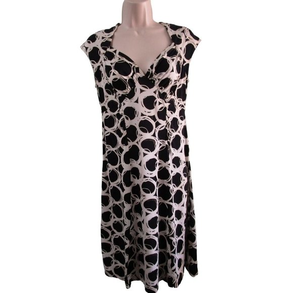 Banana Republic Silk Blend Jersey Abstract Fit Flare Dress Black White Sz S EUC - Picture 5 of 13